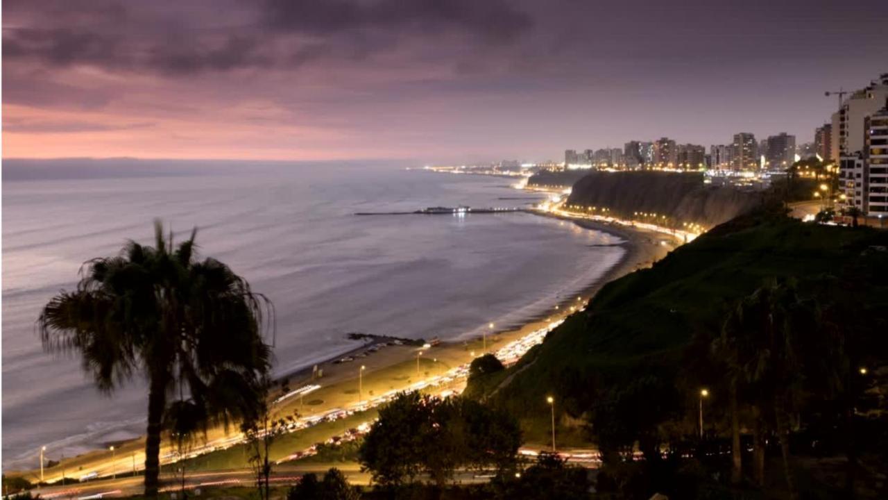 Rainbow Hostel Lima Bagian luar foto