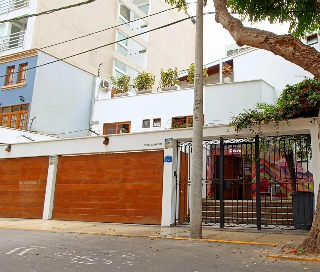 Rainbow Hostel Lima Bagian luar foto