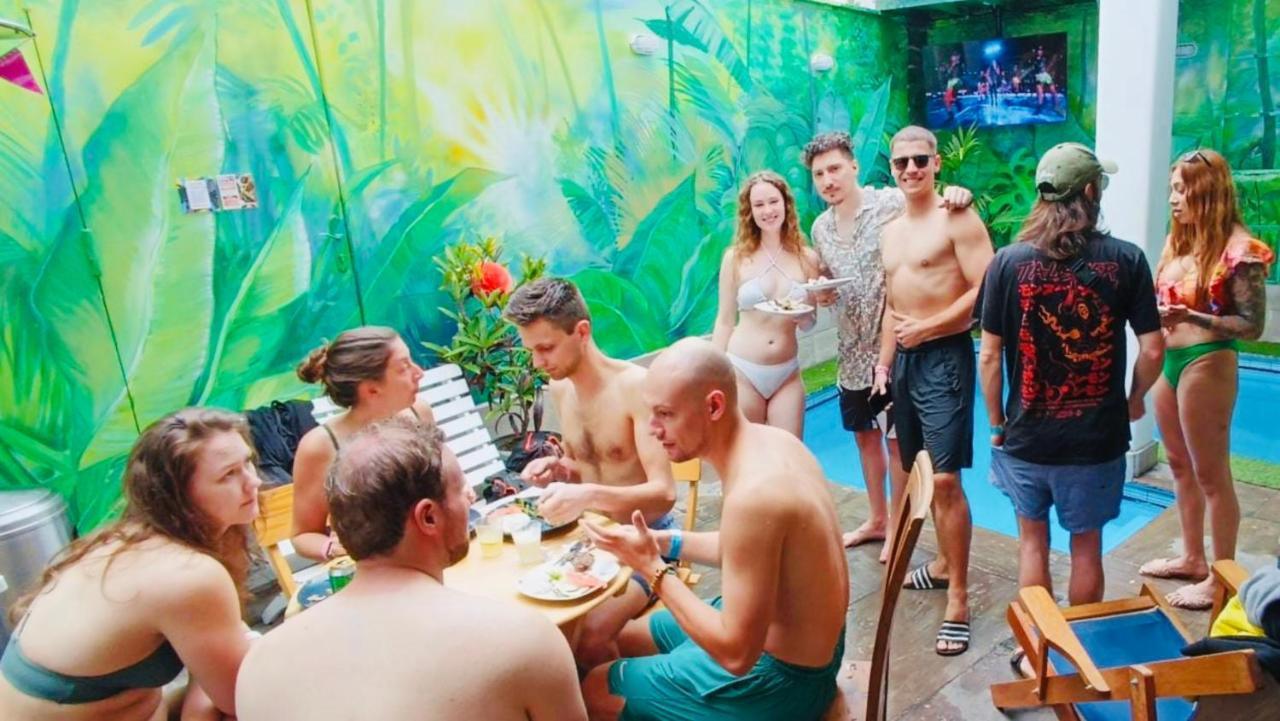 Rainbow Hostel Lima Bagian luar foto